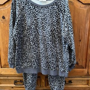 Zenana Size XL Animal Print Lounge Set